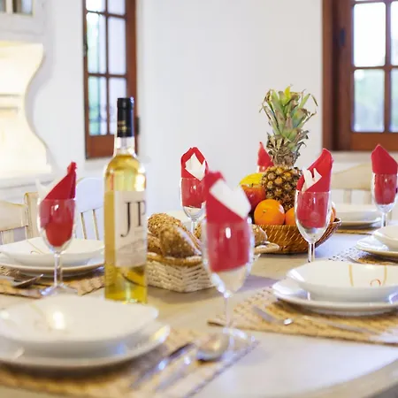 Βίλα Villa In Gale Near Stunning Sandy Beaches