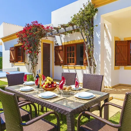 Βίλα Villa In Gale Near Stunning Sandy Beaches