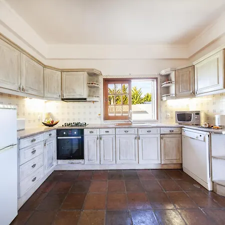 Villa In Gale Near Stunning Sandy Beaches