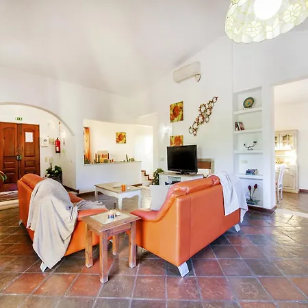 Villa In Gale Near Stunning Sandy Beaches Αλμπουφέιρα