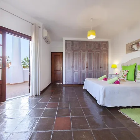 Βίλα Villa In Gale Near Stunning Sandy Beaches
