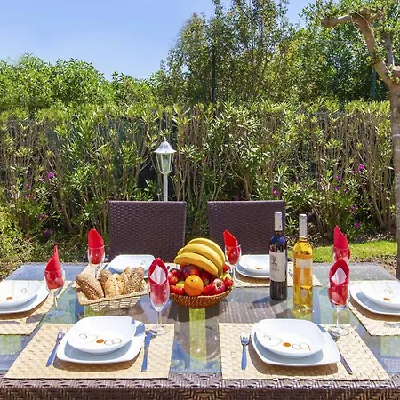 Villa In Gale Near Stunning Sandy Beaches Αλμπουφέιρα